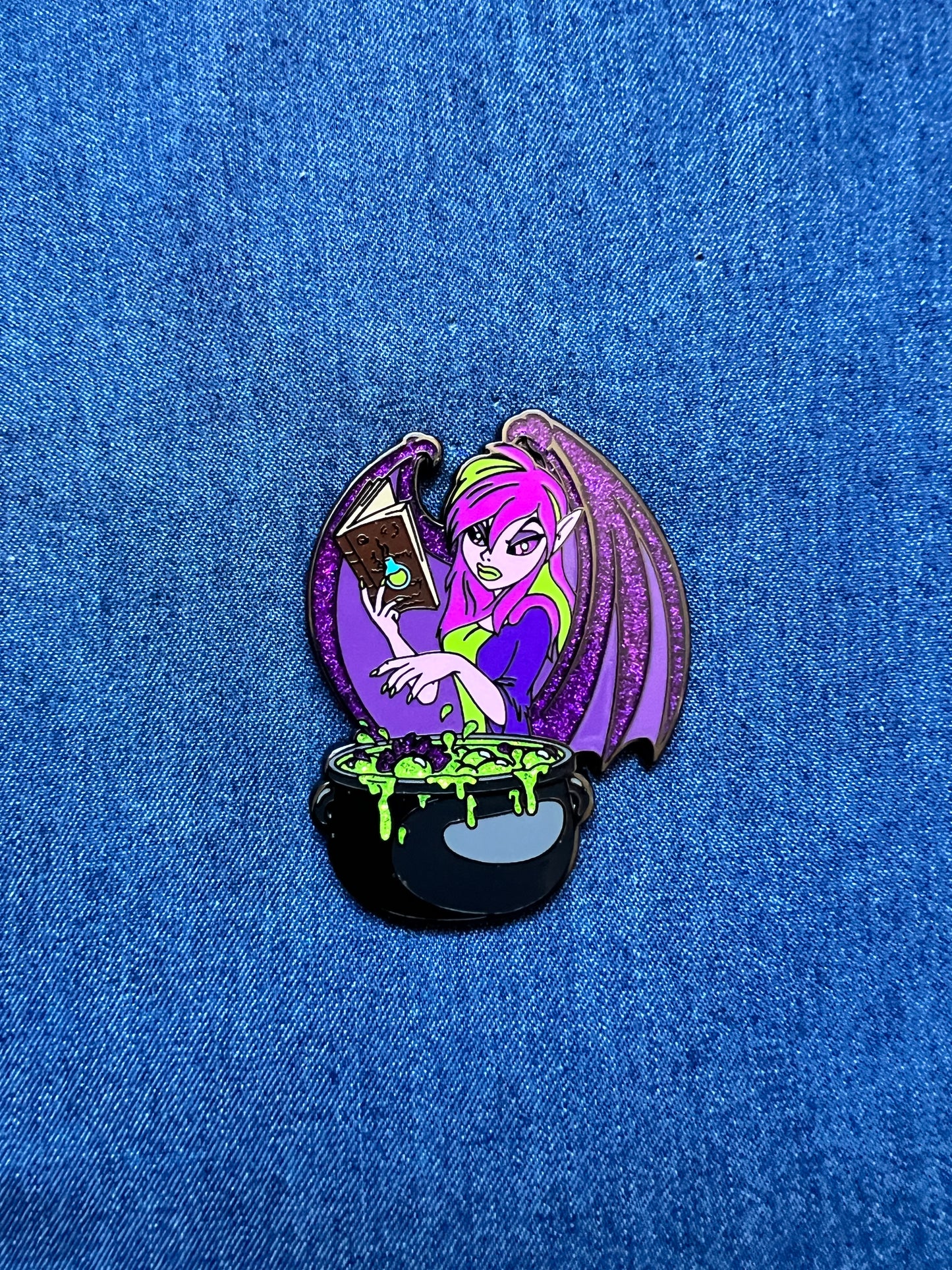 Jhudora Faerie Bust Pin, Neopets