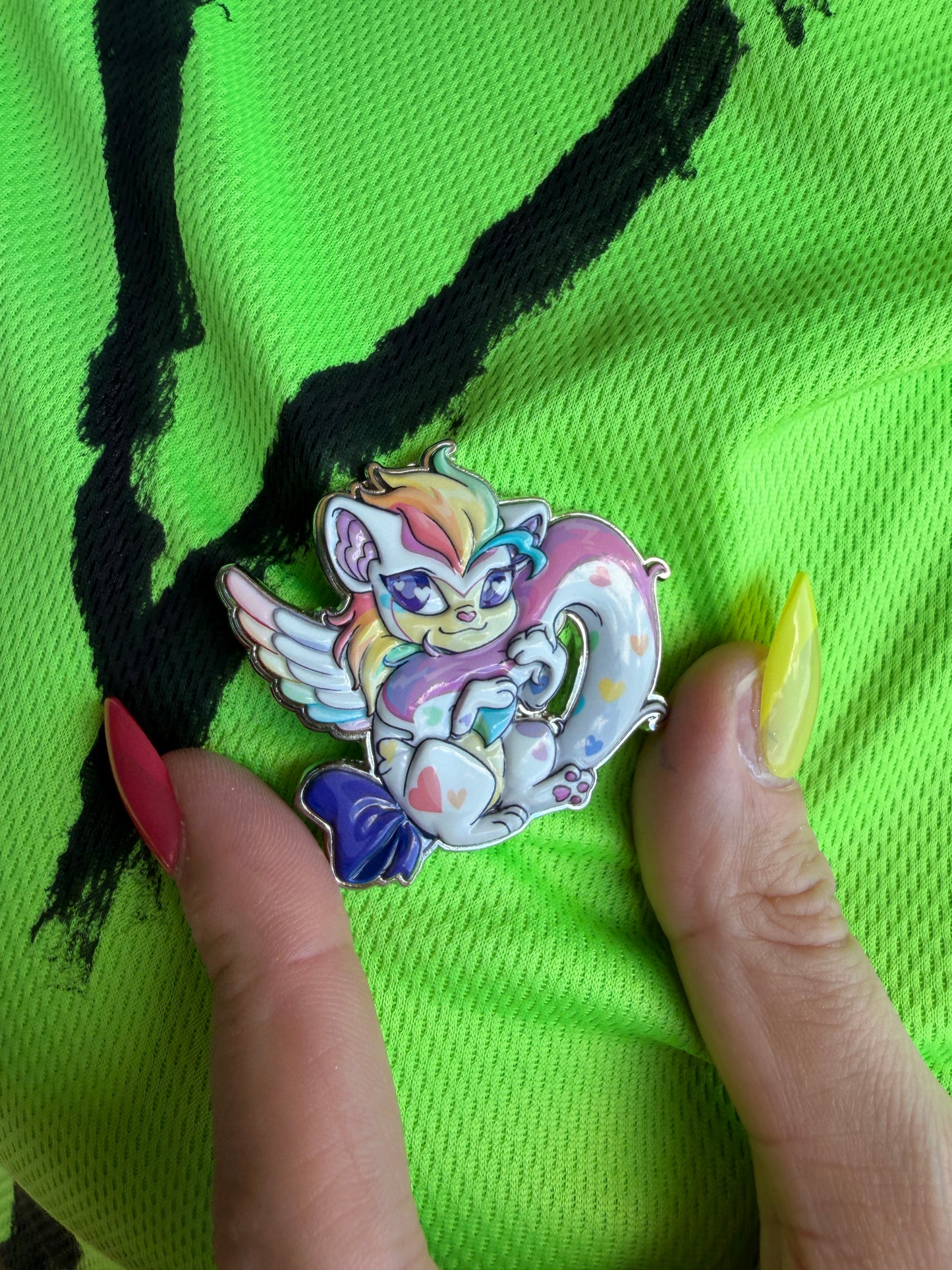 Prismatic Xweetok Pride Pin, Neopets