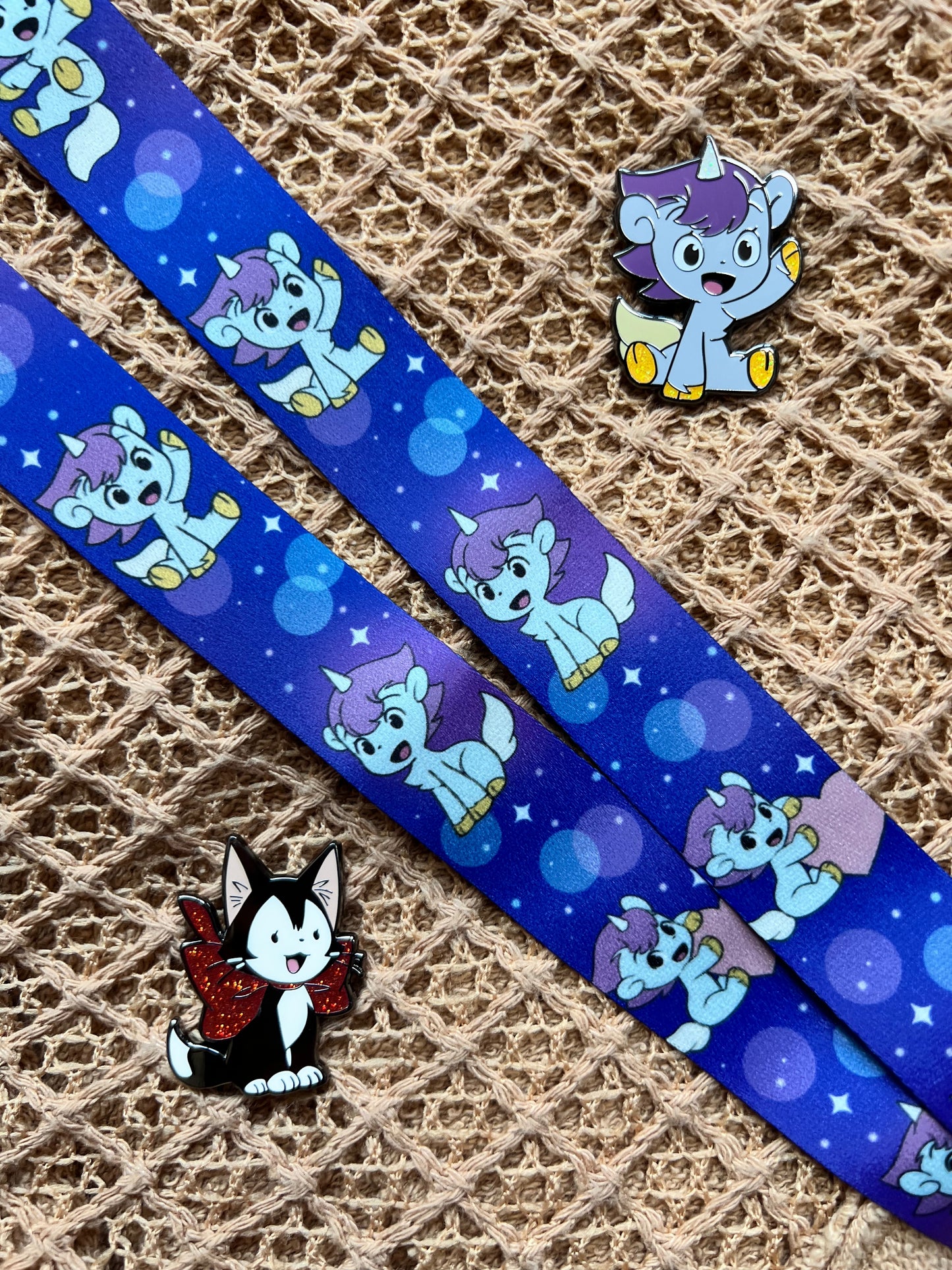 Chloe Pin, Unico